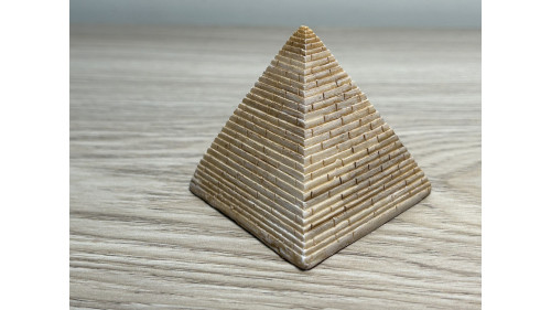 1 x large Pyramid