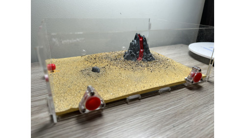 Large living area (350 x 240 x 105mm)  =volcano - yellow=